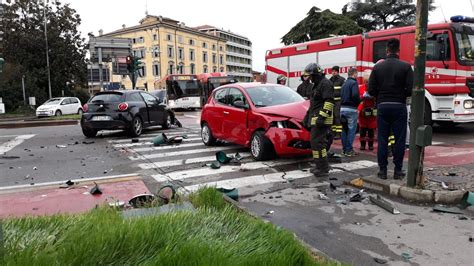 incidente montecchio emilia oggi|Reggio Emilia, morto cadendo dalla scala mentre。